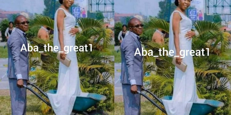 Couple With Most Hilarious Wedding Pose [Photos] 51