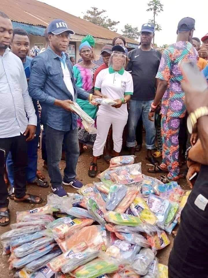 Photos Of Eminent Politician Distributing Ludo and Slippers to Voters Causes Stir On The Internet. 49