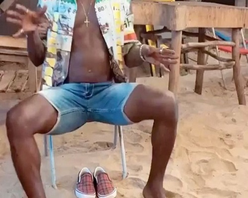 Hot Video: Fans Are Worried About Kwabena Kwabena After He Showed Up In Video Behaving Like A ‘Mad’ Man. 49