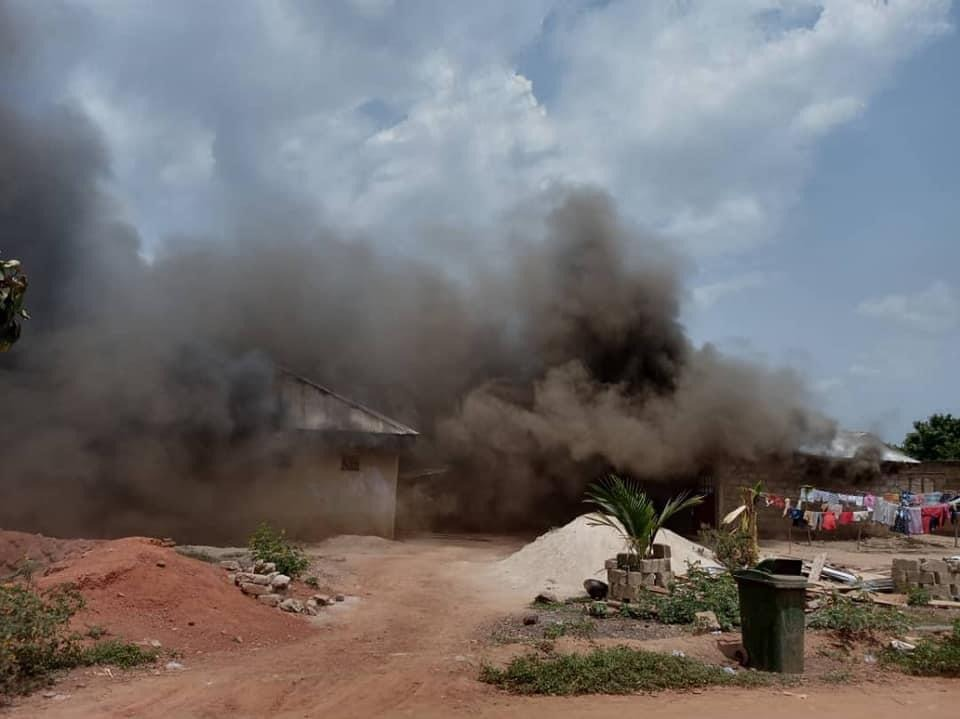 Fire sweeps through 13 apartments in Sunyani - Photos. 55