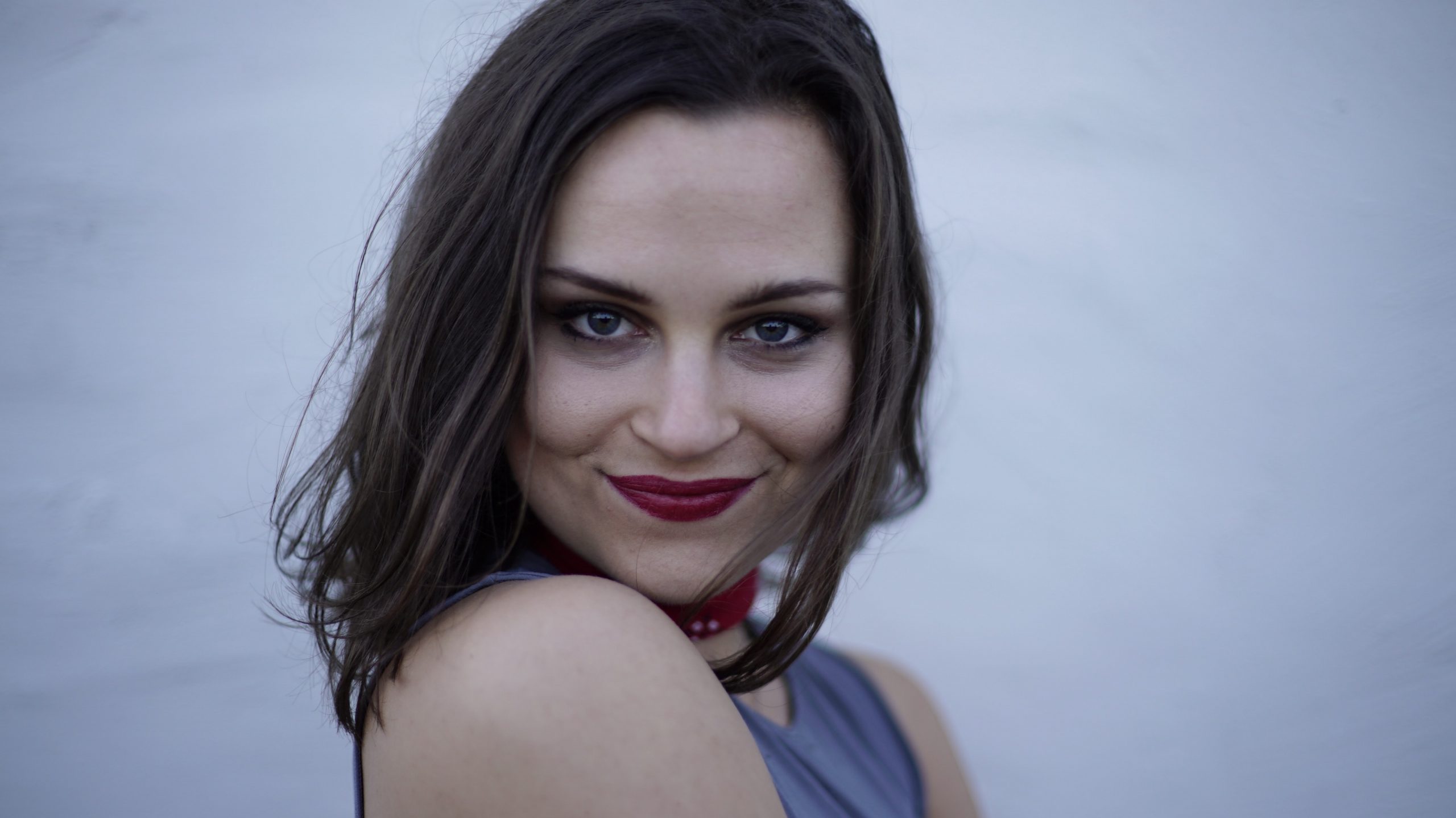 6 Signs a Woman Wants to Be Approached by You. 45