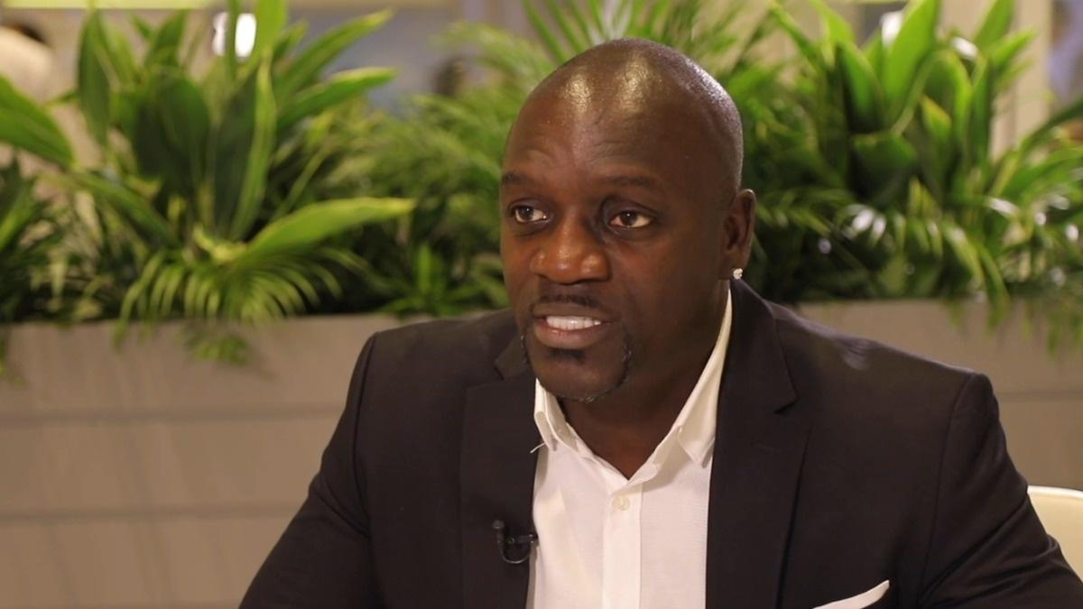 ‘We live in an era of smartphones and stup!d people’ - Akon fumes. 48