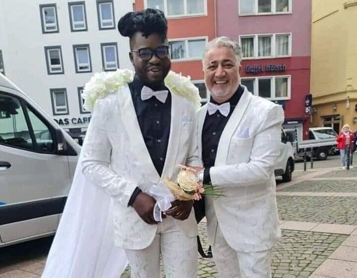 Social media set ablaze as pictures of the white wedding of a Ghanaian Gay emerges (video). 66