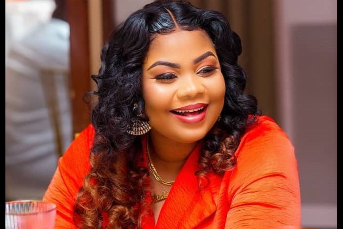 Gifty Adorye’s mother weeps during interview while recounting her abusive marriage experience - (Video). 56