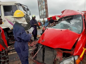 One dead, four others injured after bus crashed a cow at Gomoa Potsin. 50