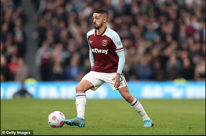 Manuel Lanzini miraculously survives car crash after Mercedes flips. 45