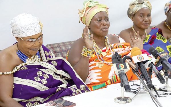 Queenmothers launch campaign to promote decent language in politics 60