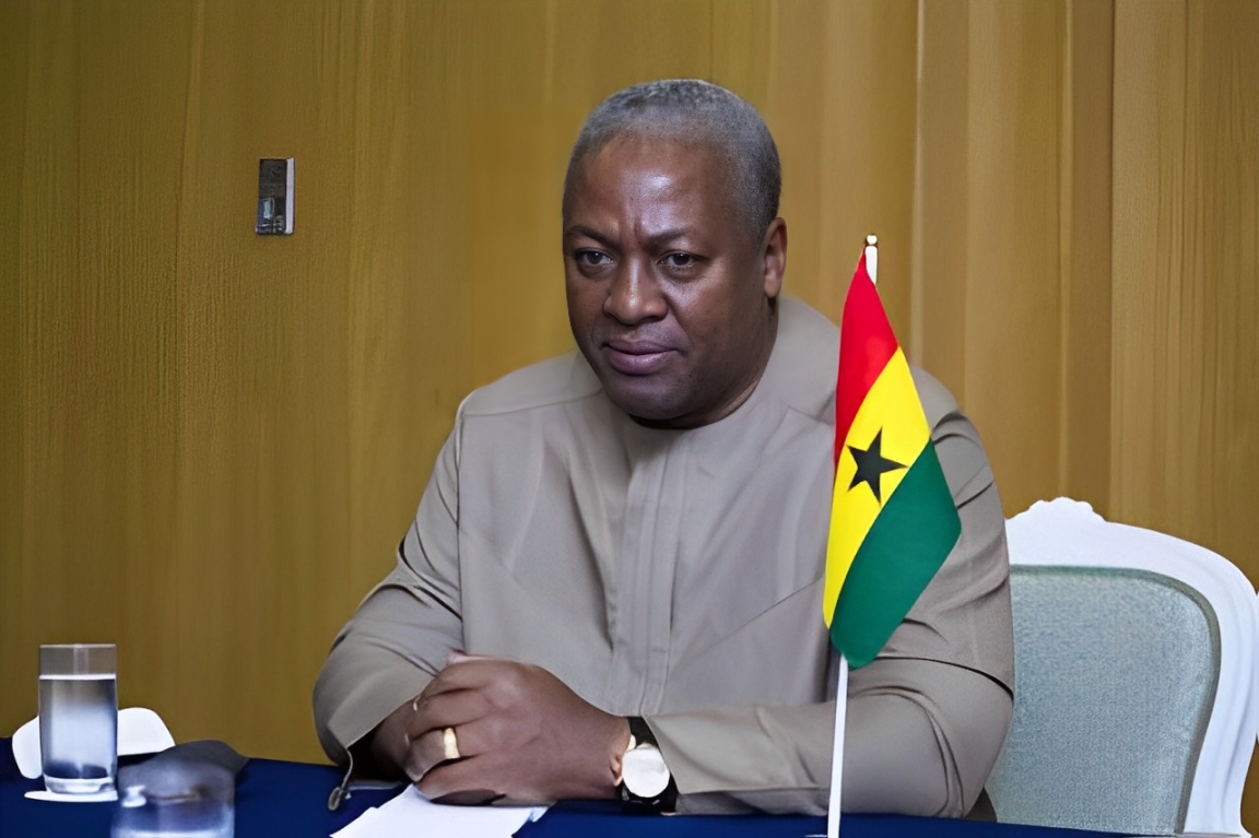 John Mahama commends Naa Yiri for supporting peace in Bawku