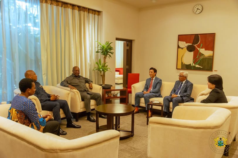 President John Mahama with Singapore officials during his State Visit
