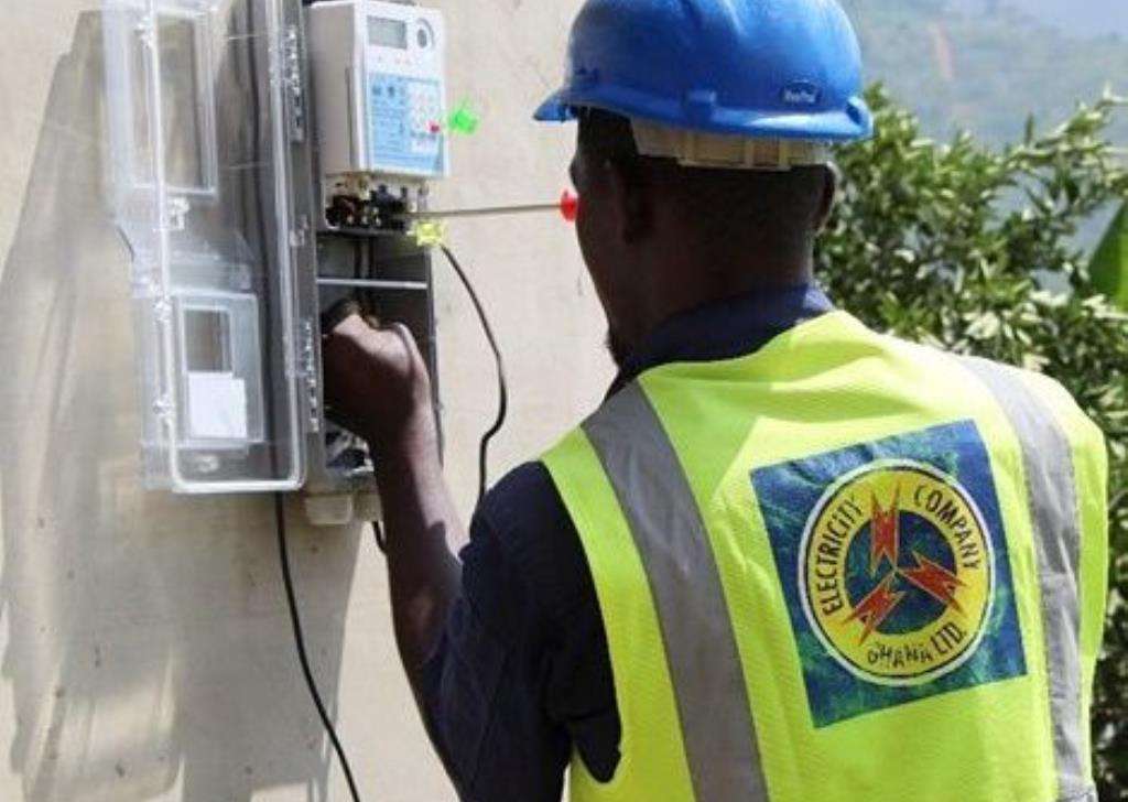 ECG engineers commissioning new 33kV feeder to restore stable electricity supply in Obuasi