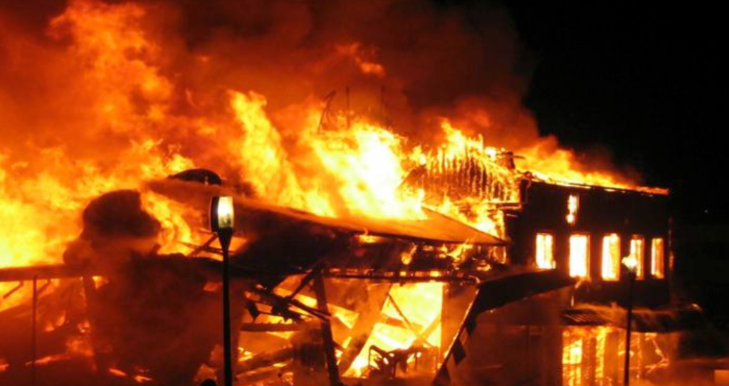 A dawn fire at Tabora Number 4 destroyed several properties, including shops and a house. Firefighters acted swiftly to control the blaze.