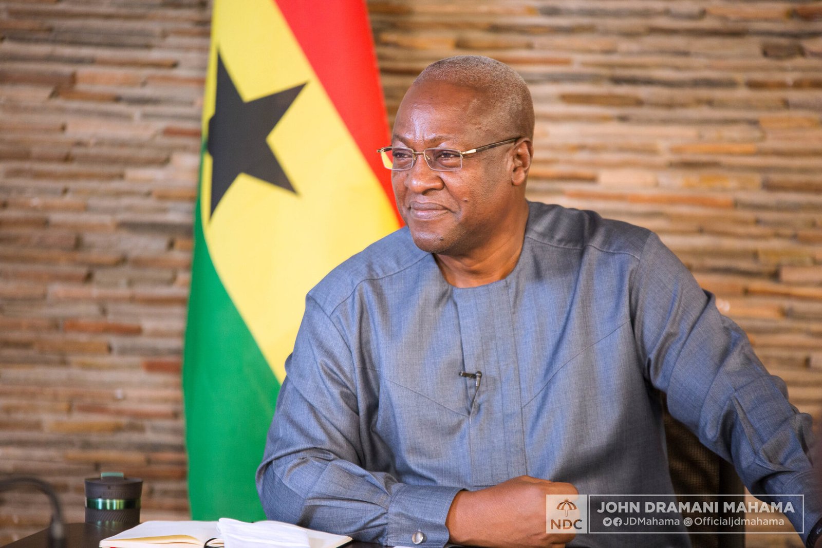 Vehicles crash while following President Mahama’s convoy in Wa, with minor collisions reported and security personnel managing the scene.