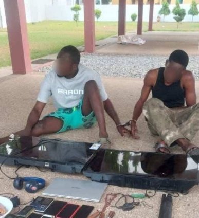 Ghana Police officers during a robbery suspect arrest operation